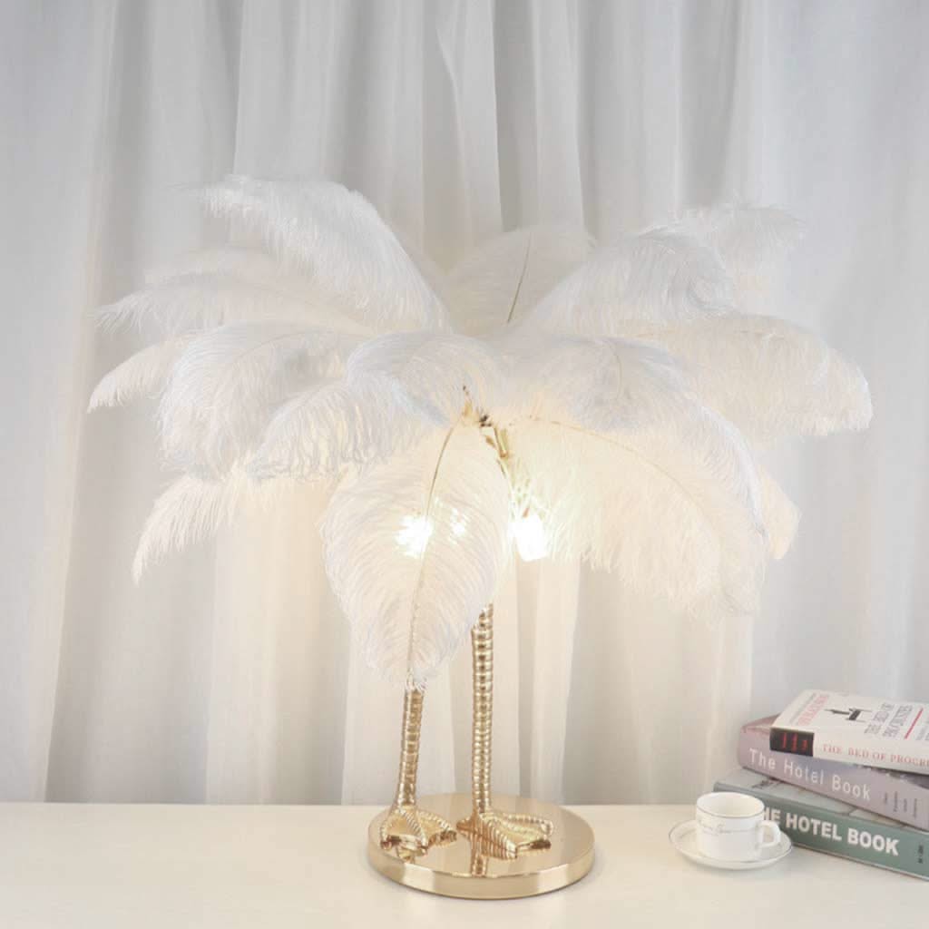 Forme Éthérée - Lampe de table avec plumes d'autruche et pieds d'oiseau uniques, Blanc