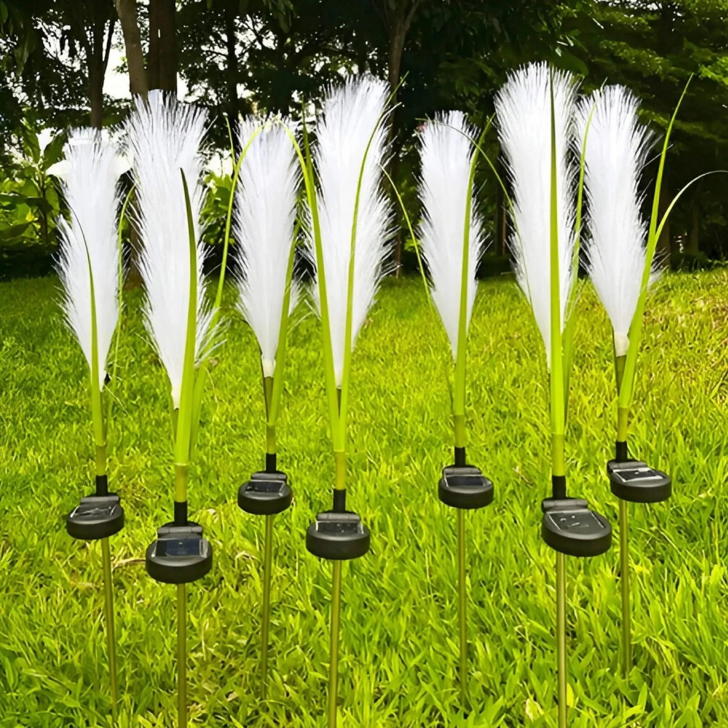 SunGlow | Lampe en Roseau Durable à Énergie Solaire pour Espaces Extérieurs
