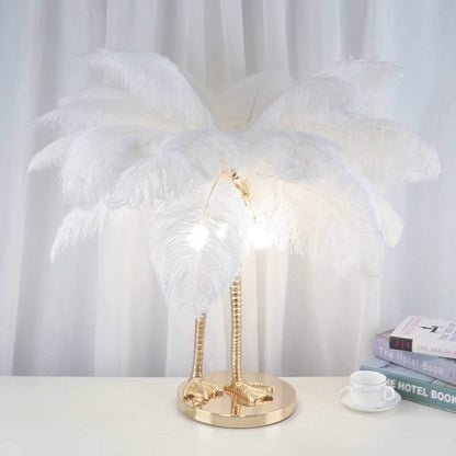 Forme Éthérée -  Lampe de table avec plumes d'autruche et pieds d'oiseau uniques, Blanc